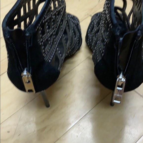 Burberry black suede and studs peep toe ankle 👢 - Picture 4 of 9